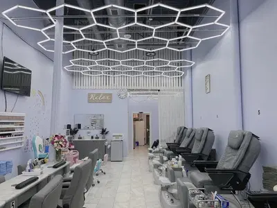 PRETTY NAILS AND SPA