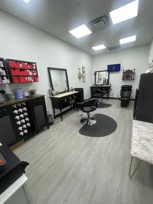 Salon Trendz at Salon Suites on Eighth
