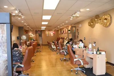 Q Nails