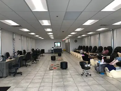 The Nail Lounge