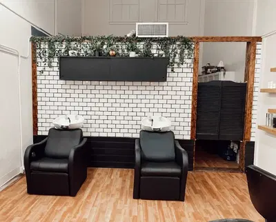 Jet | A Studio Salon