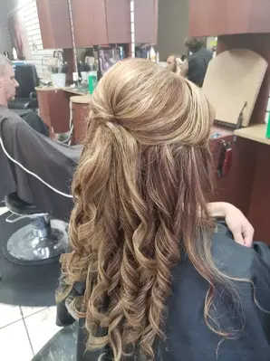 Dina's Great Cuts