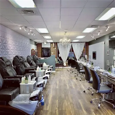 D Luxe Nails & Salon