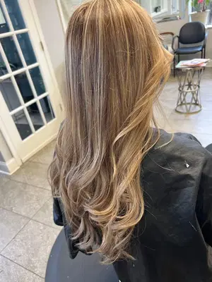 Reyna's Beauty & Hair Salon