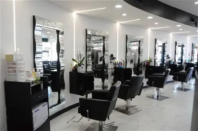 Universal Hair Salon
