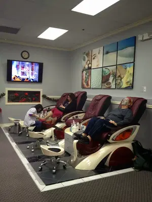 US Nails