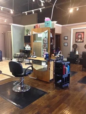 Salon Q