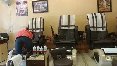 Queen's Nails