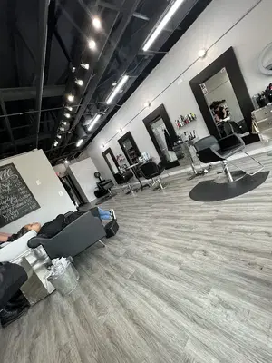 Divine Salon