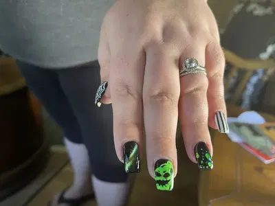 CITY NAILS ON CHARLES ST / BY APPOINTMENT ONLY !