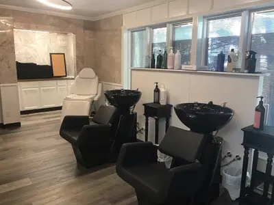Suite 3 Salon