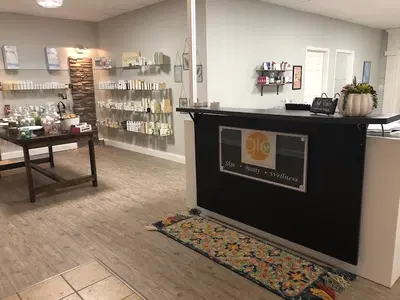 glo facial spa & skin center