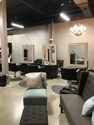 Aura Salon