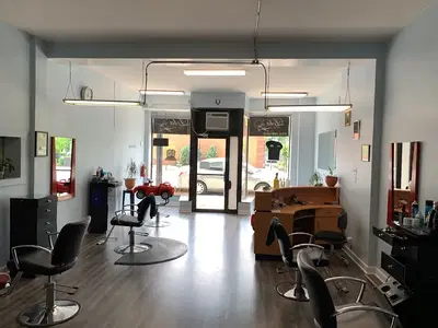 Lola’s Hair Salon