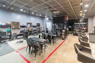 Salon Aveo
