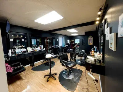 Mami Beauty Salon