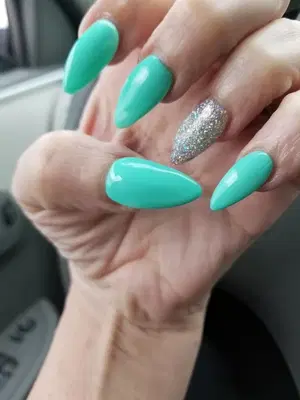 Hollywood II Nails