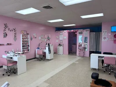 Poise Nails