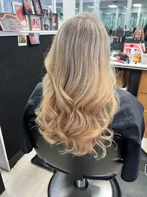 Buttons & Bows Full Service Salon
