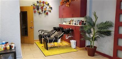 R&R Barber And Beauty