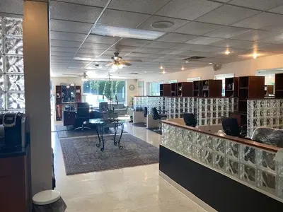 Michelle's Lincoln Ave Salon