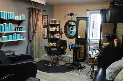 Cutting Loose Hair Salon