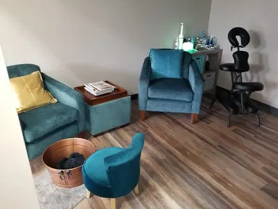 Salon 818