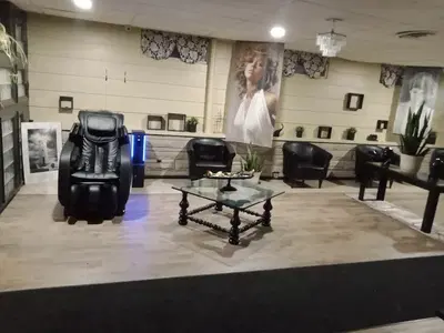 Optimistic's Enterprise Full Service Beauty & Barber Salon