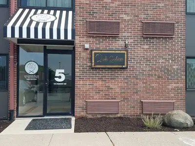 Oak Salon