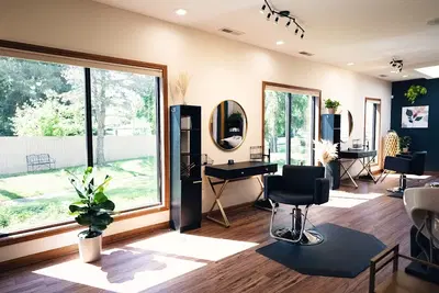 Aura Beauty Lounge, Fort Wayne, IN