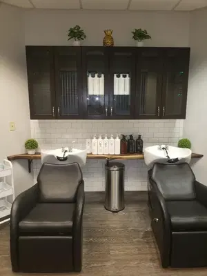 11th & Mane Salon