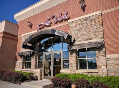 La Vita Salon Suites