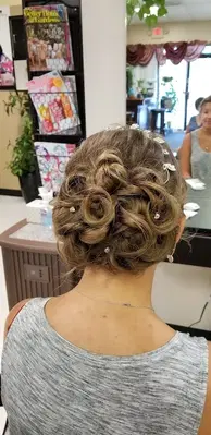 D & S Salon