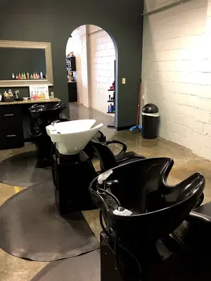 B Salon