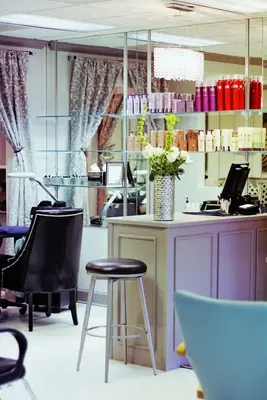 Salon 111 AT THE WOODLANDS
