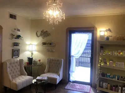 Salon Kay Roy