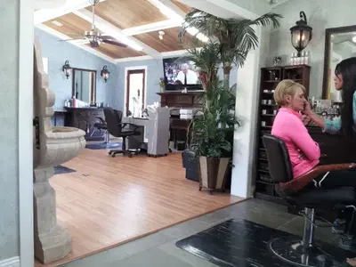 Salon Avenue