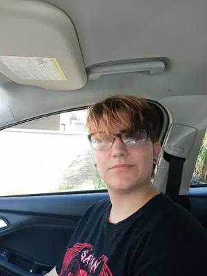 Leslie's Hair Salon