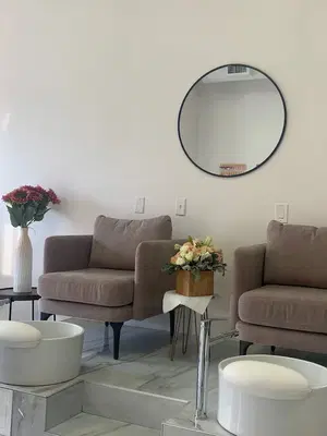 Issa Nail Bar