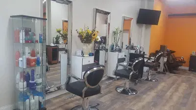 Santa's Beauty Salon