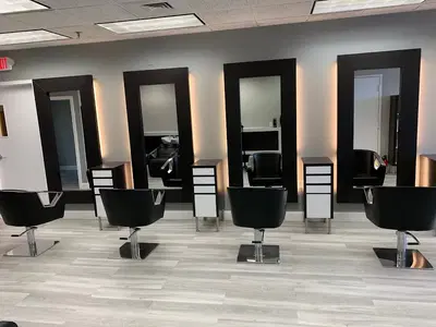 Salon Maya