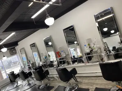 Lucia’s Beauty Salon