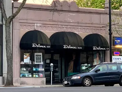 Dellaria Salon