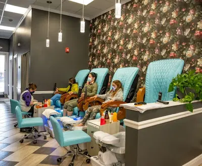 V-luxe Nails & Spa