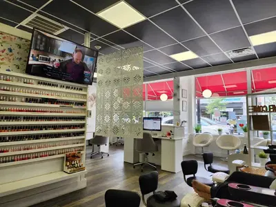 Leisure Nails