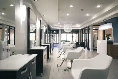 Salon Michael Domenic