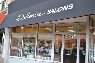 Dellaria Salon