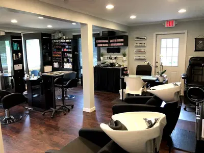 Chic Full Service Salon