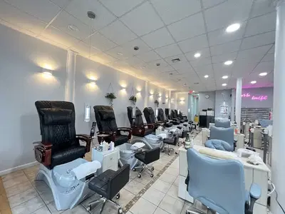T & T Nails