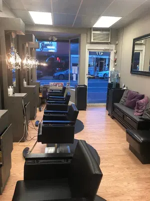 Henessy's Beauty Salon